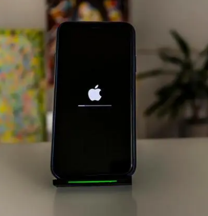 江陵苹果手机维修分享更新iOS 16时卡在滑动升级界面解决办法 