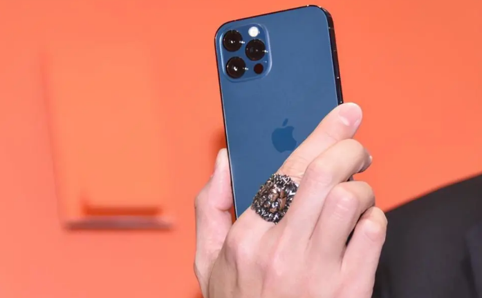 江陵苹果手机维修分享iPhone12系列重启方法教程 